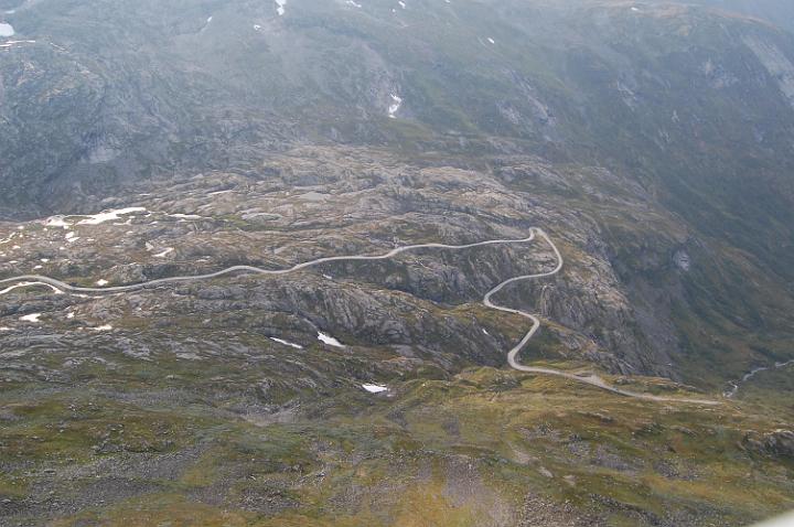 Strada per l'altopiano Dalsnibba2.JPG - AI PIEDI DELLA RUPE